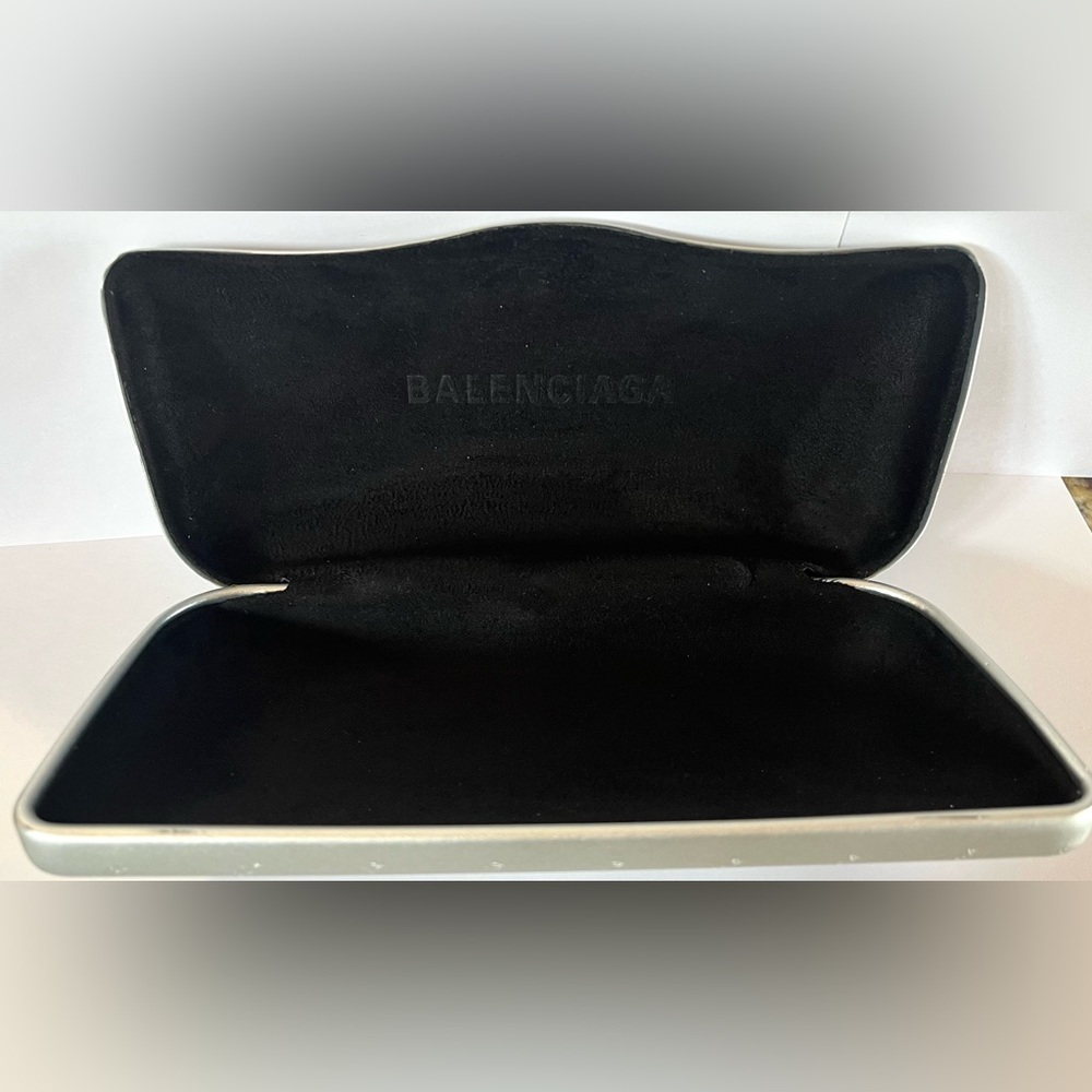 Balenciaga Tortoise Sunglasses - Picture 8 of 10